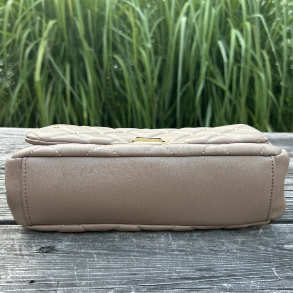 Badgley Mischka Taupe Quilted Shoulder Bag with Gold Chain - Picture 2 of 6